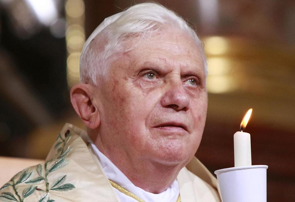 PAPST BENEDIKT XVI. IN OESTERREICH / MARIAZELL / Robert Jaeger APAHEF38 - 08092007 - MARIAZELL - OESTERREICH: ZU APA-TEXT II - Papst Benedikt XVI. waehrend der Vesper in der Basilika in Mariazell am Samstag, 08. September 2007. APA-FOTO: POOL/ROBERT JAEGER