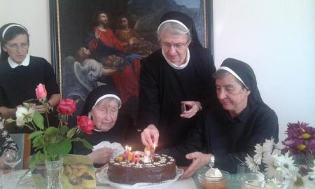Feier zum 102. Geburtstag von Mater Albertia