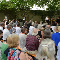 Salzburg: Sommerfest im Bischofsgarten